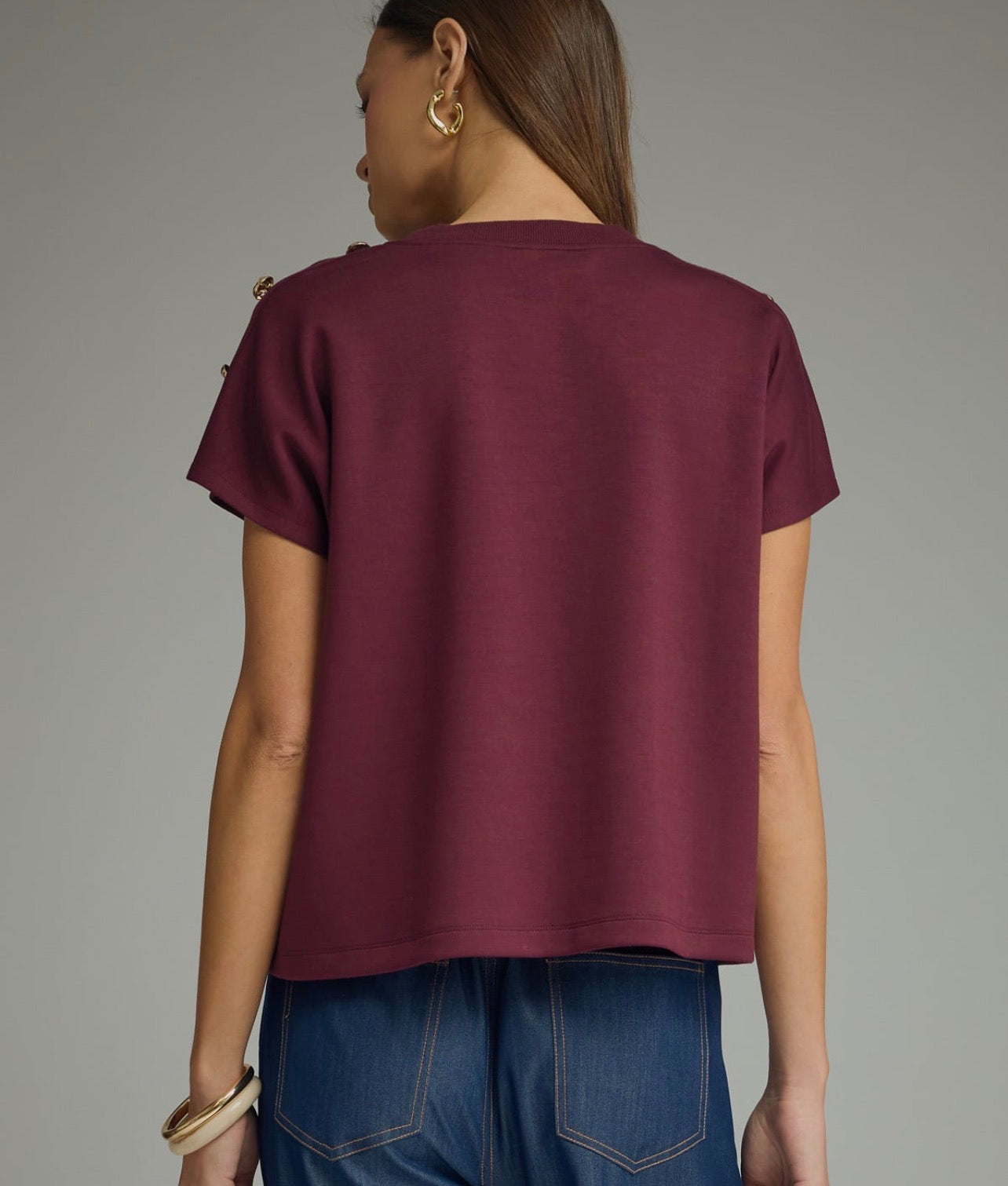 Entro Wine Top Gold Button Detail