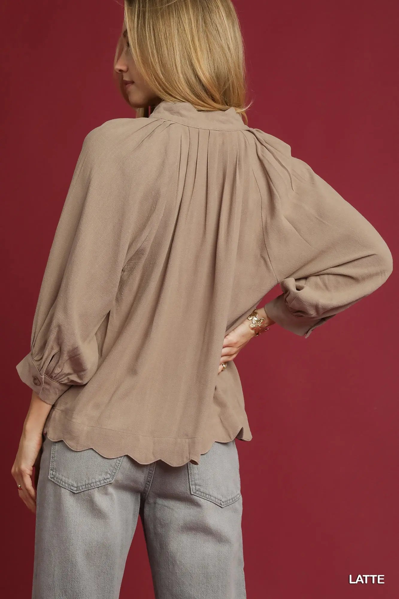 LINEN BLEND SCALLOP HEM BLOUSE