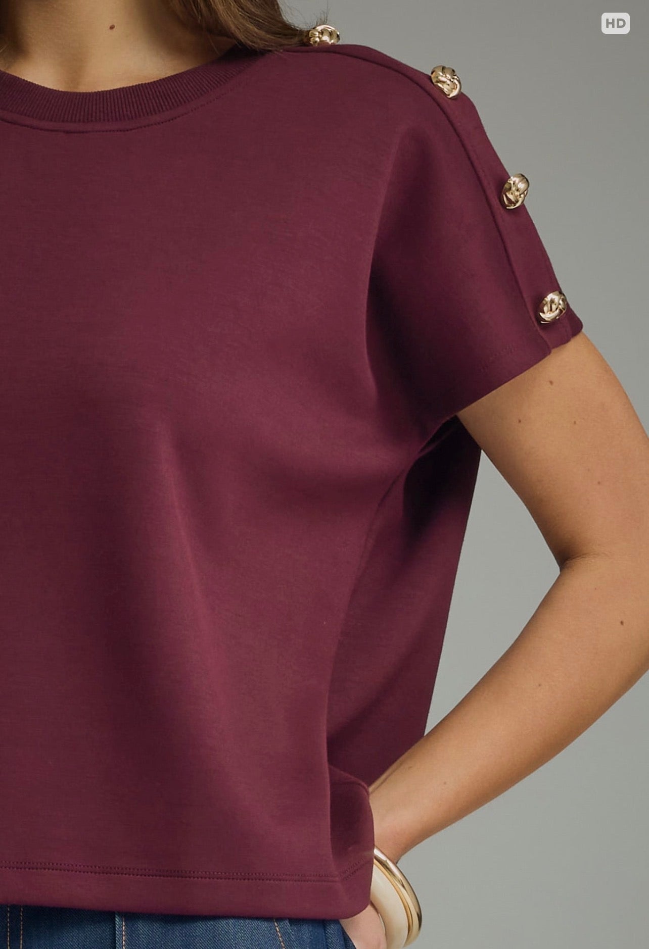 Entro Wine Top Gold Button Detail