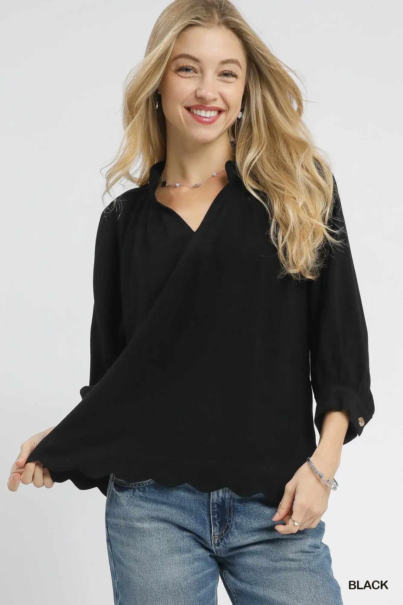 LINEN BLEND SCALLOP HEM BLOUSE